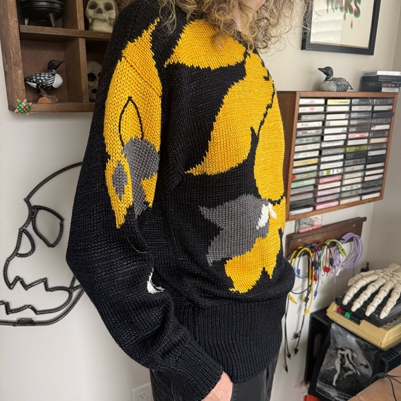 Vintage 80s Hand Loomed Beaded Floral Sweater ~ Size Medium - Picture 2 of 8